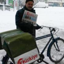 Bisiklet ile Türkiye Gazetesi’nin Dağıtımı